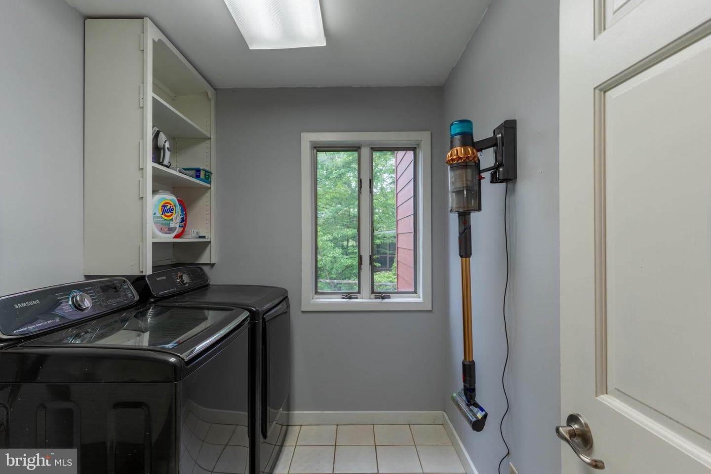 771 Macsherry Drive photo 32