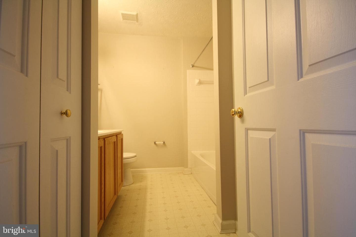 2718 Thornbrook Court photo 6