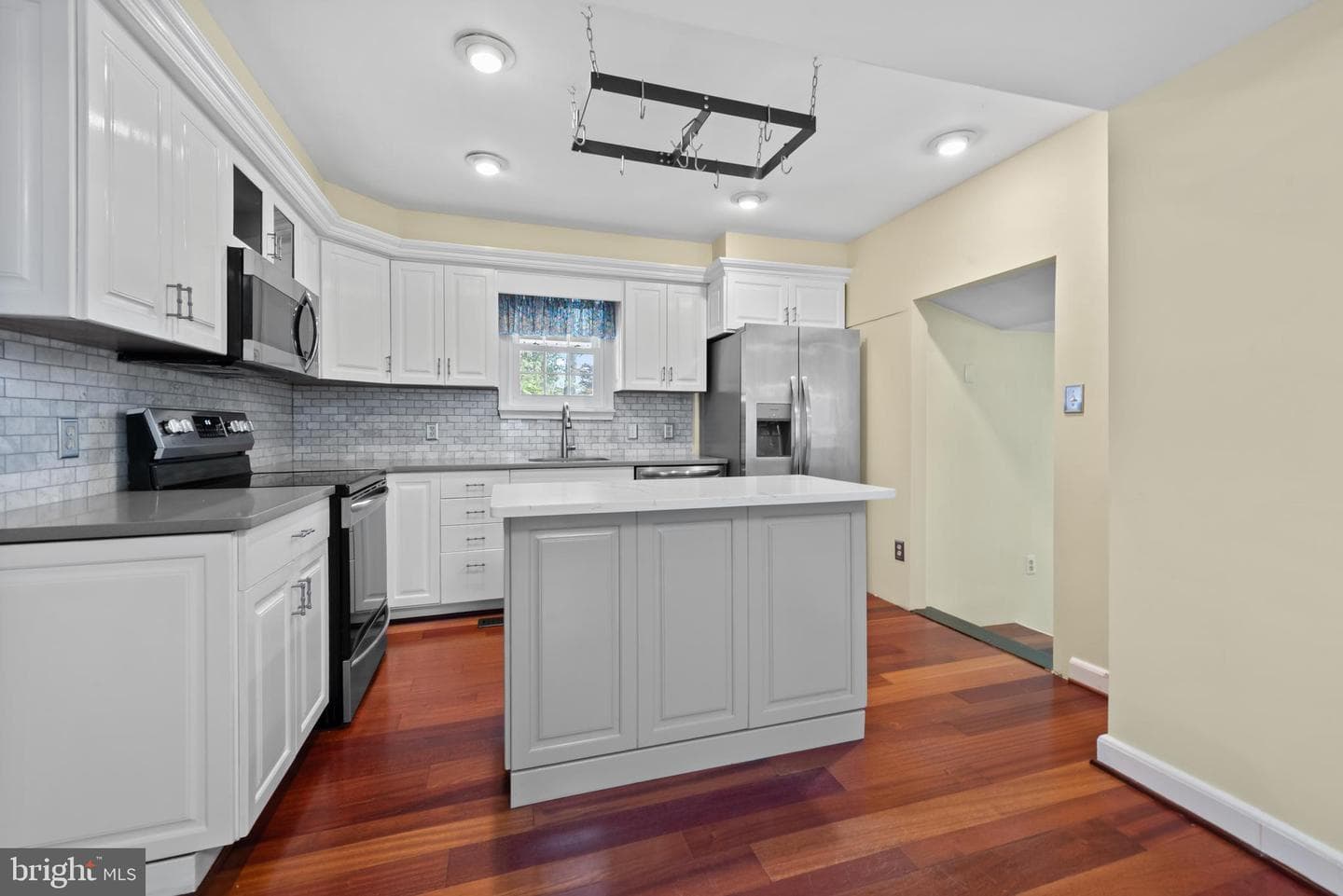 1023 Tudor Drive photo 13