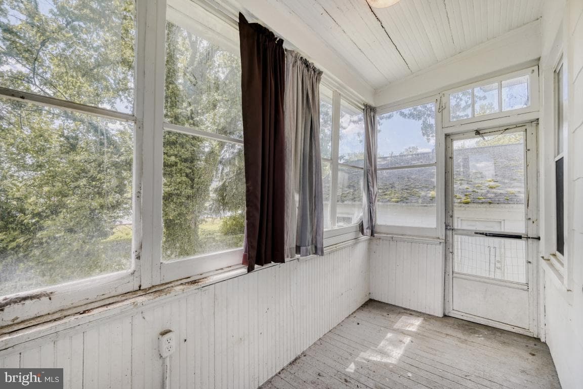 1 Eugenia Avenue photo 13