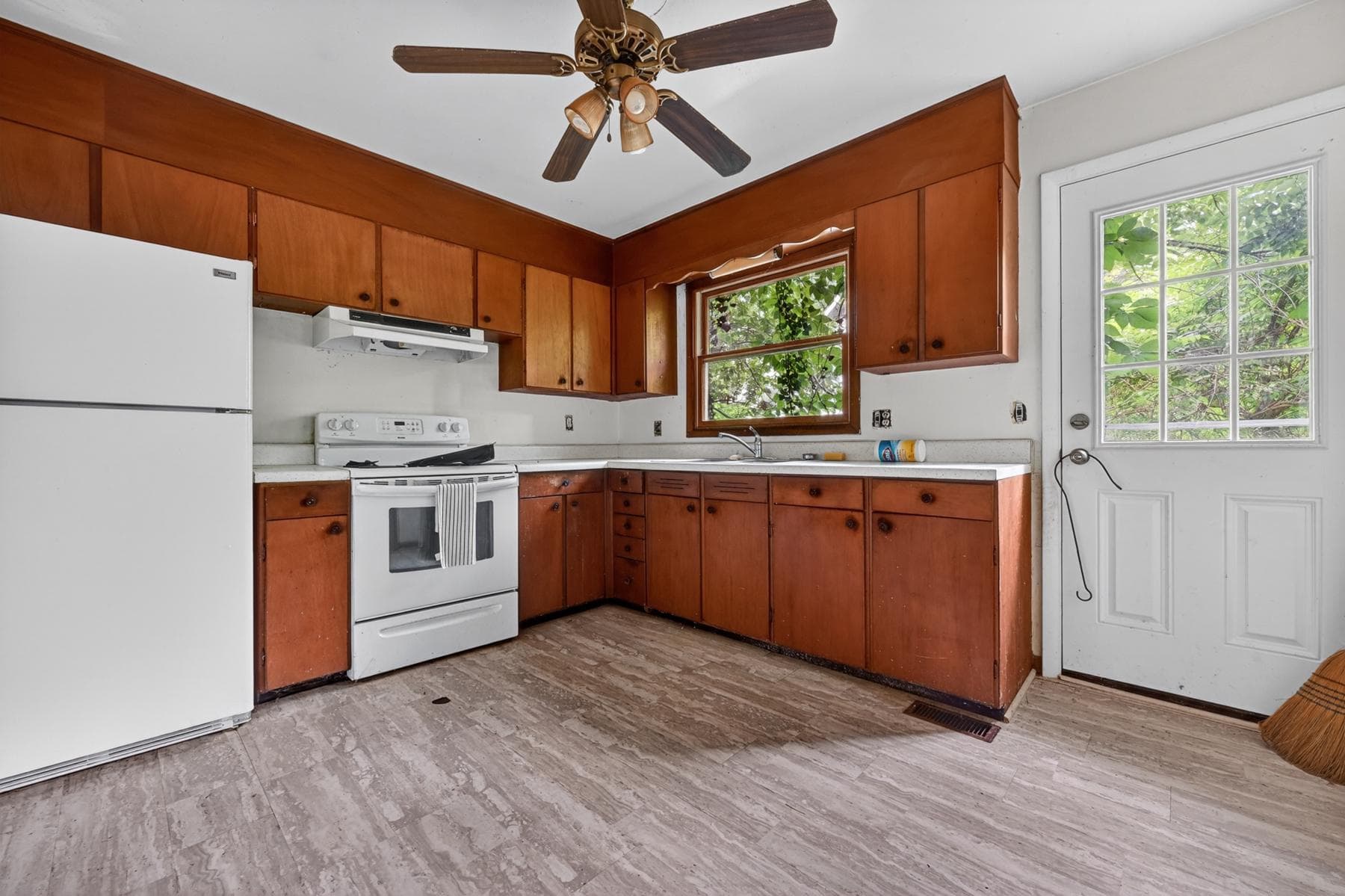 54 Decatur Avenue photo 10