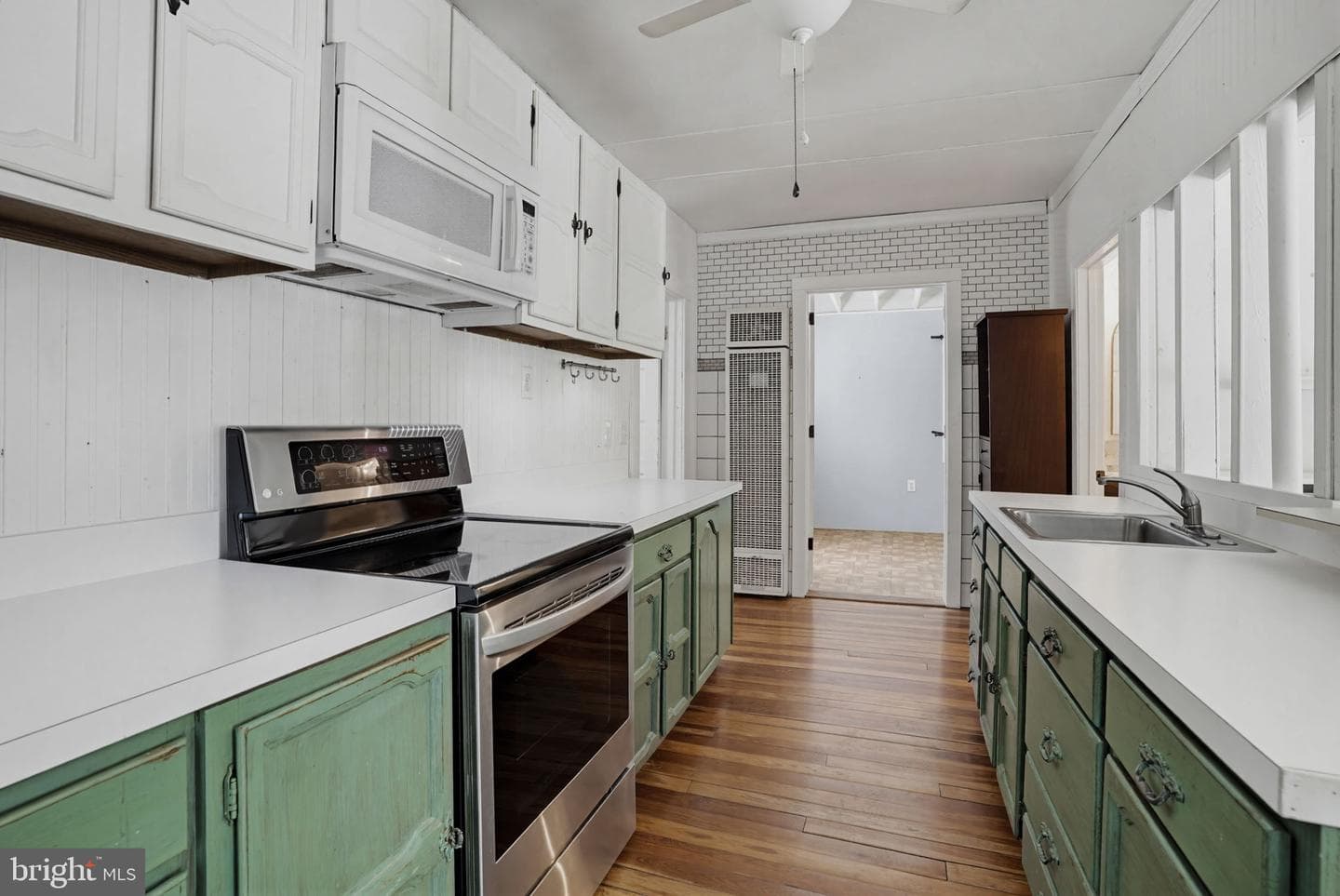 526 James Avenue photo 14