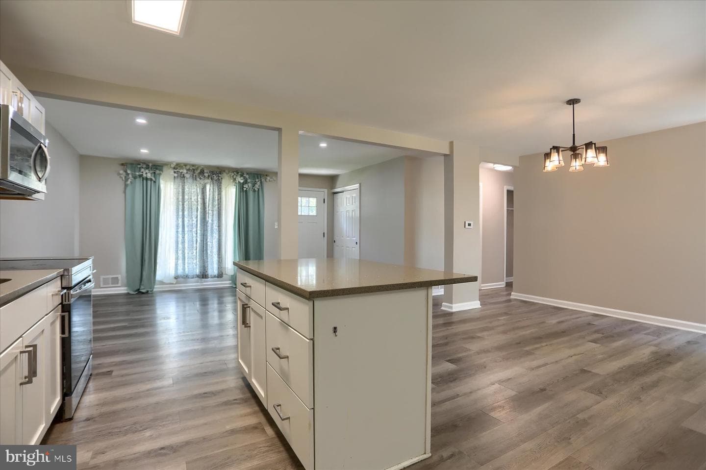 573 Rita Dr photo 13