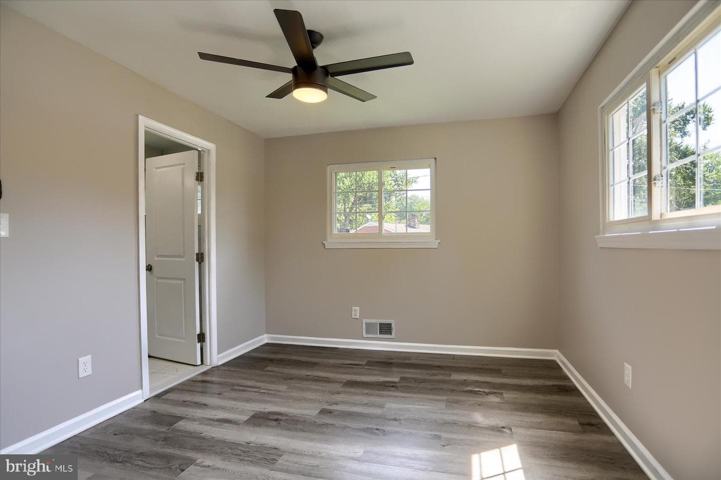 573 Rita Dr photo 21