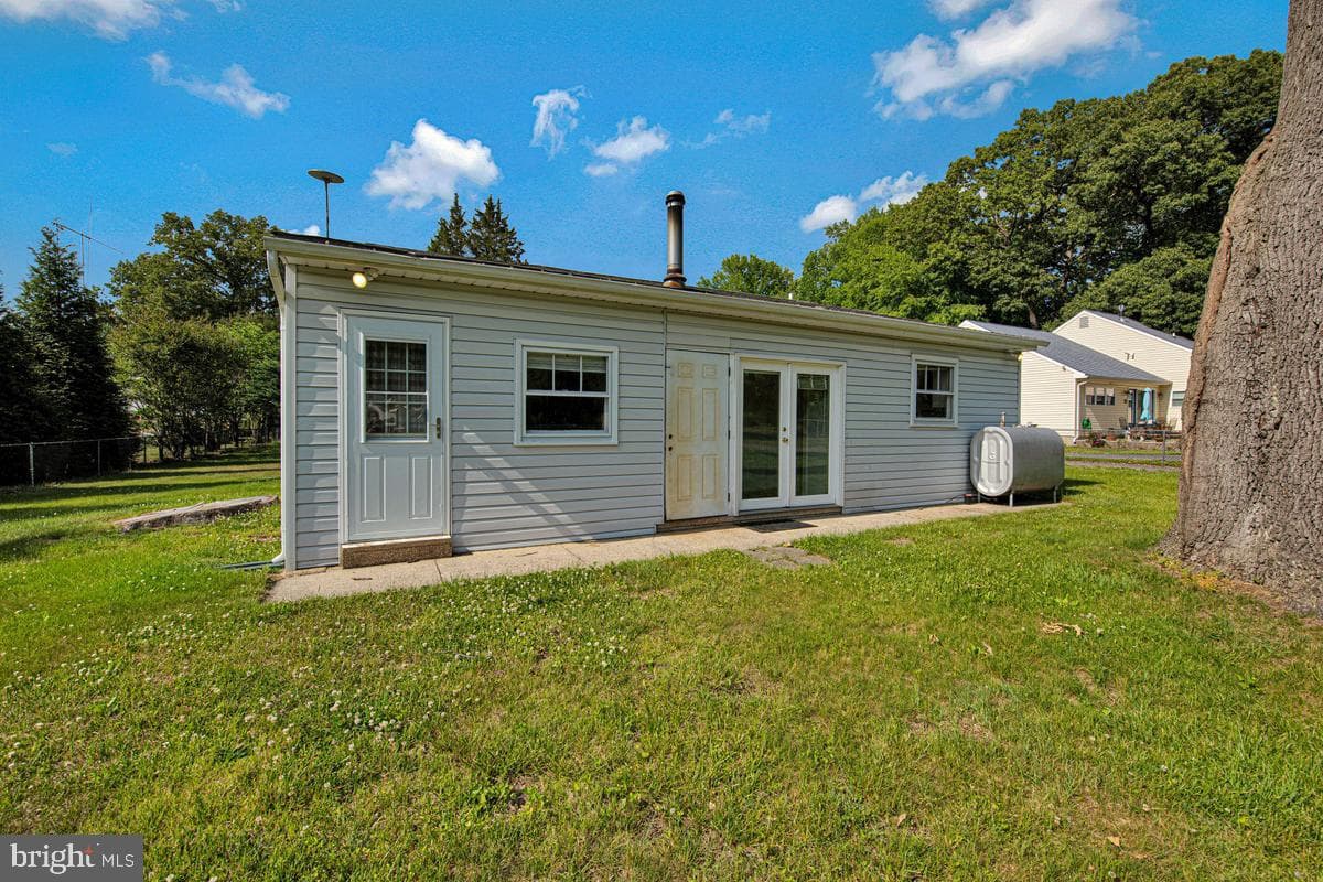 1631 Defense Highway photo 28