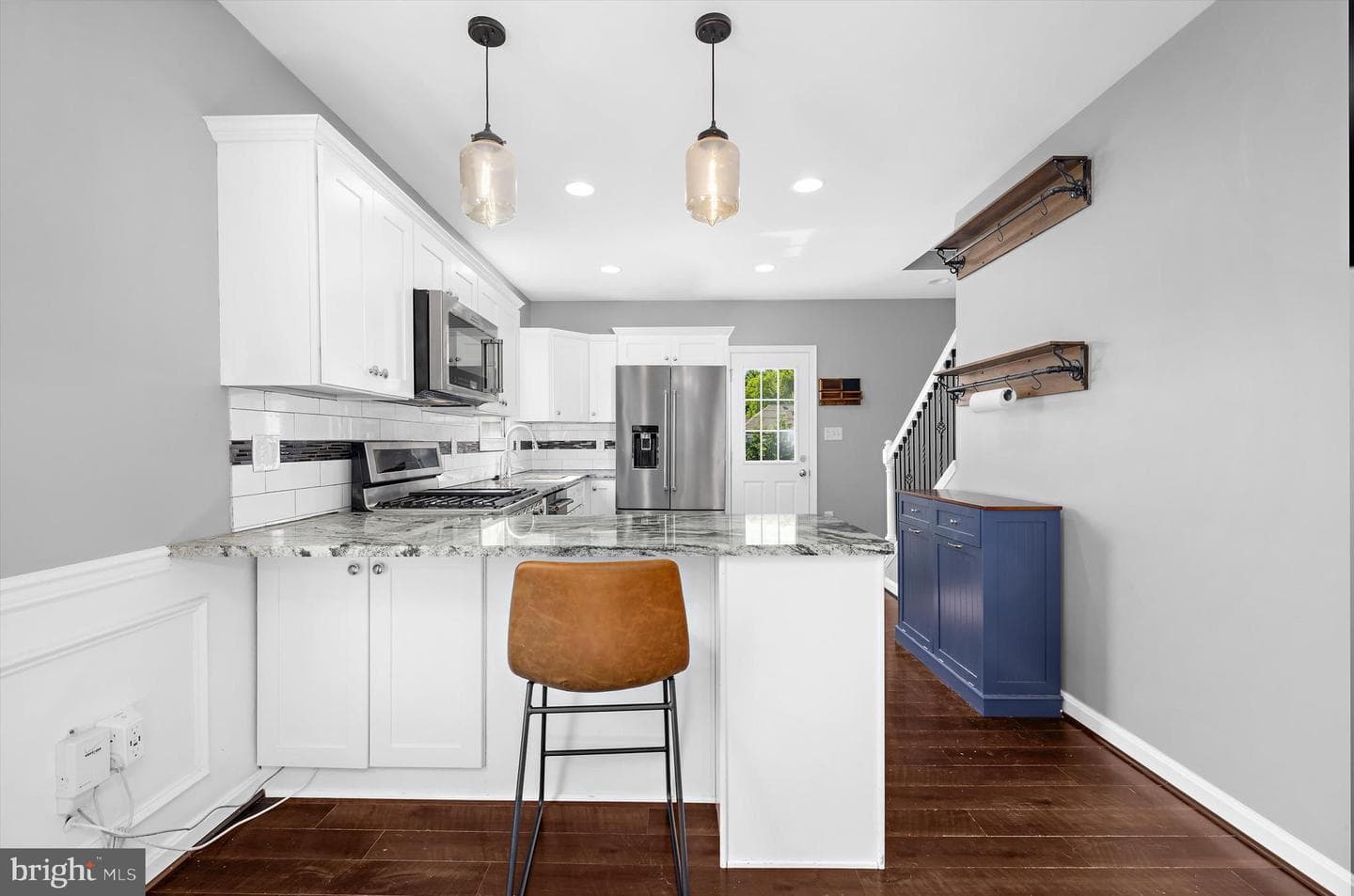 405 W Maple Road photo 13