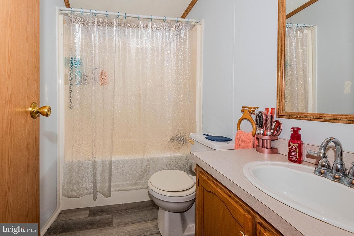 8021 Fair Breeze Drive photo 16