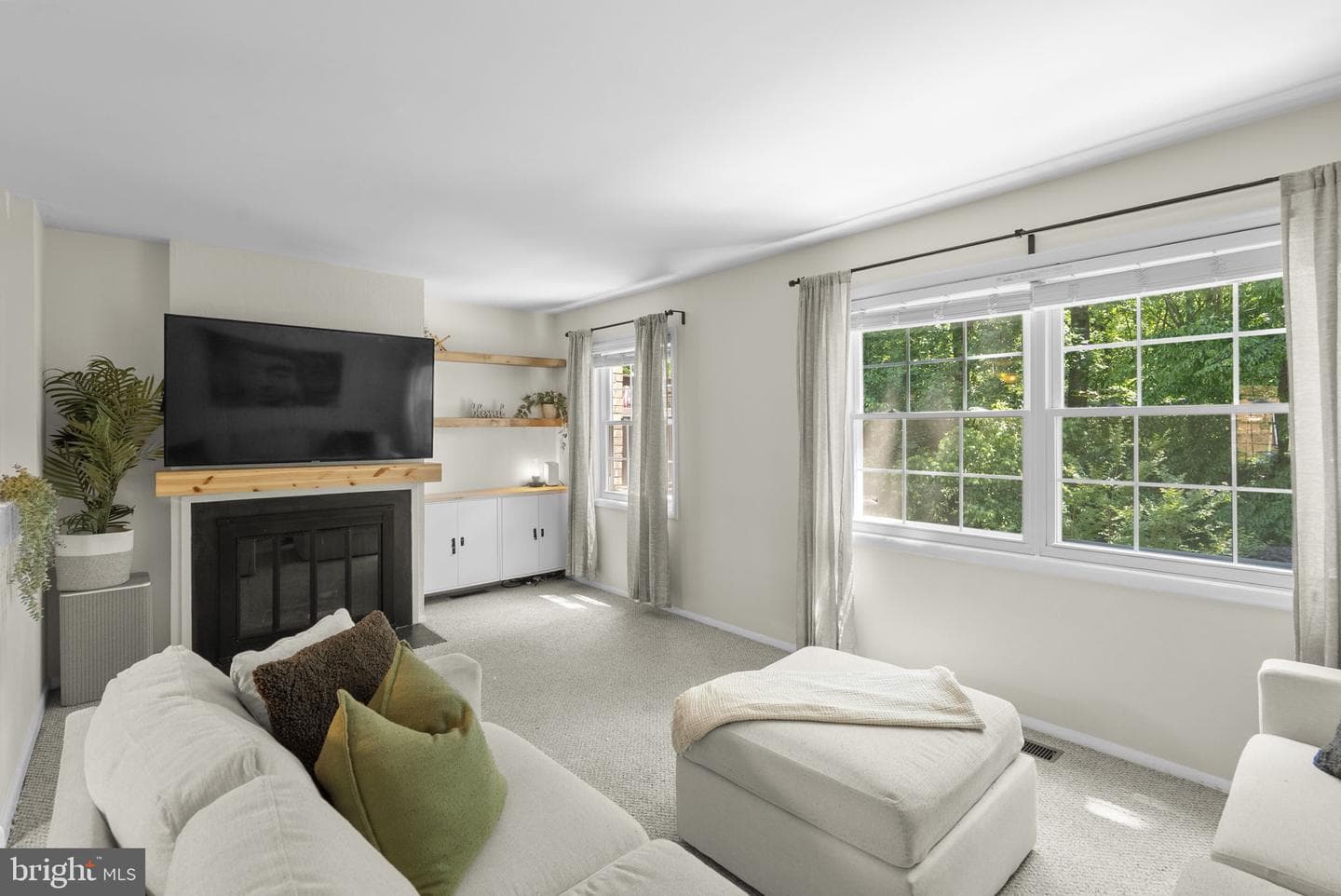 1673 Forest Hill Court photo 8