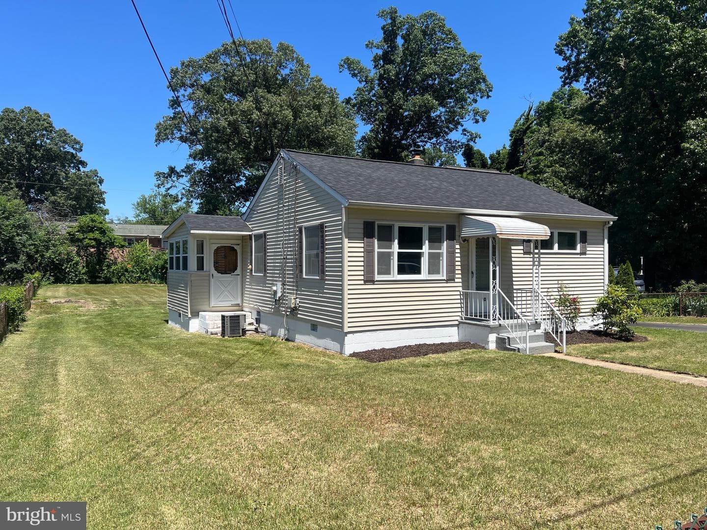 10 Spring Knoll Drive photo 2