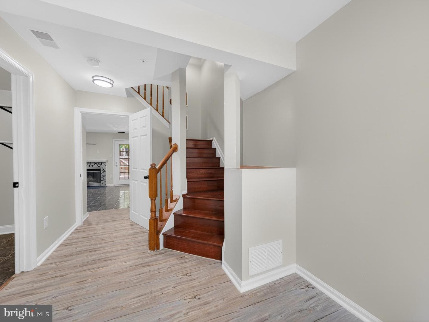8602 Lark Place photo 4