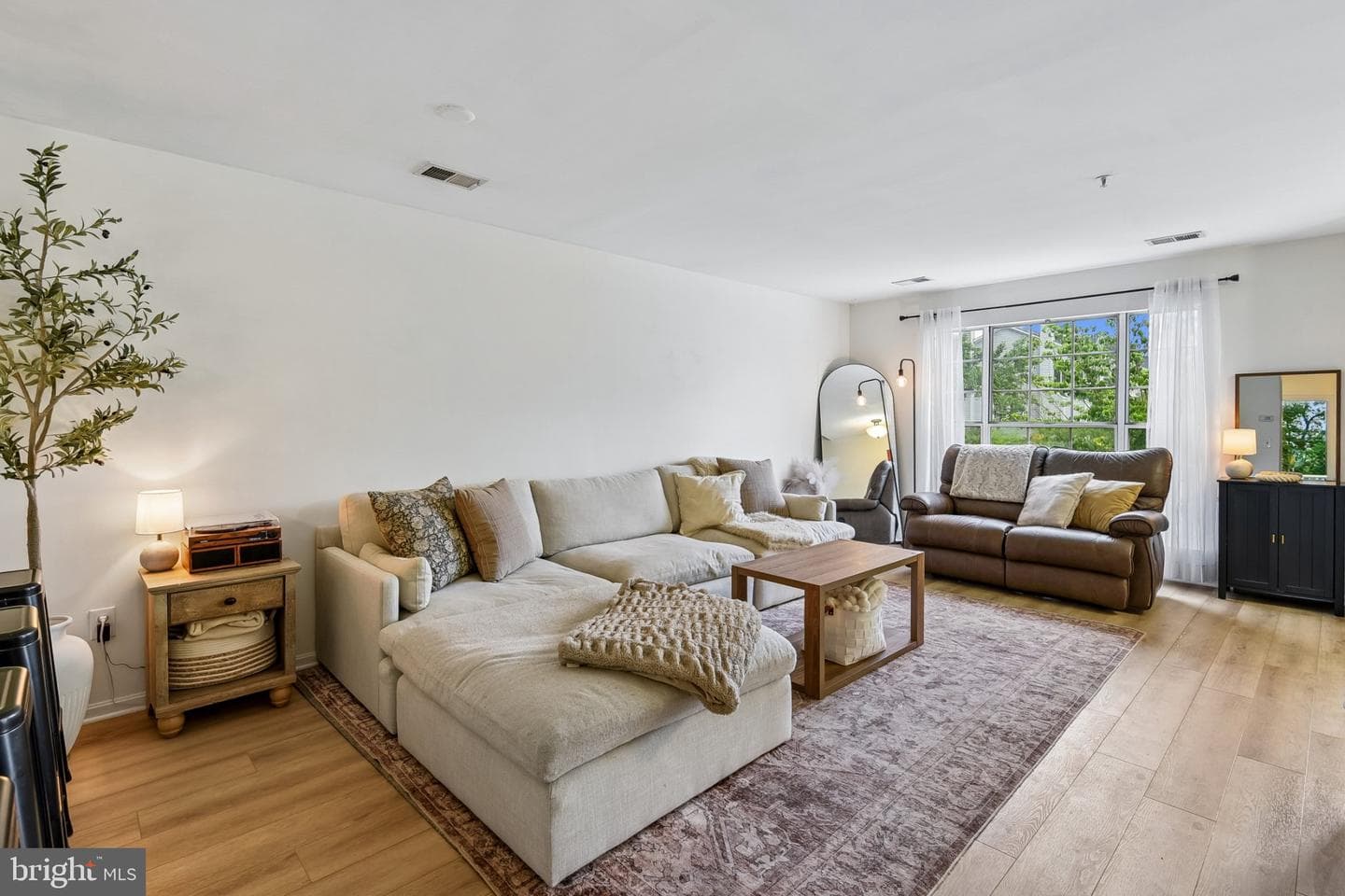 1431 Nestlewood Ct photo 4