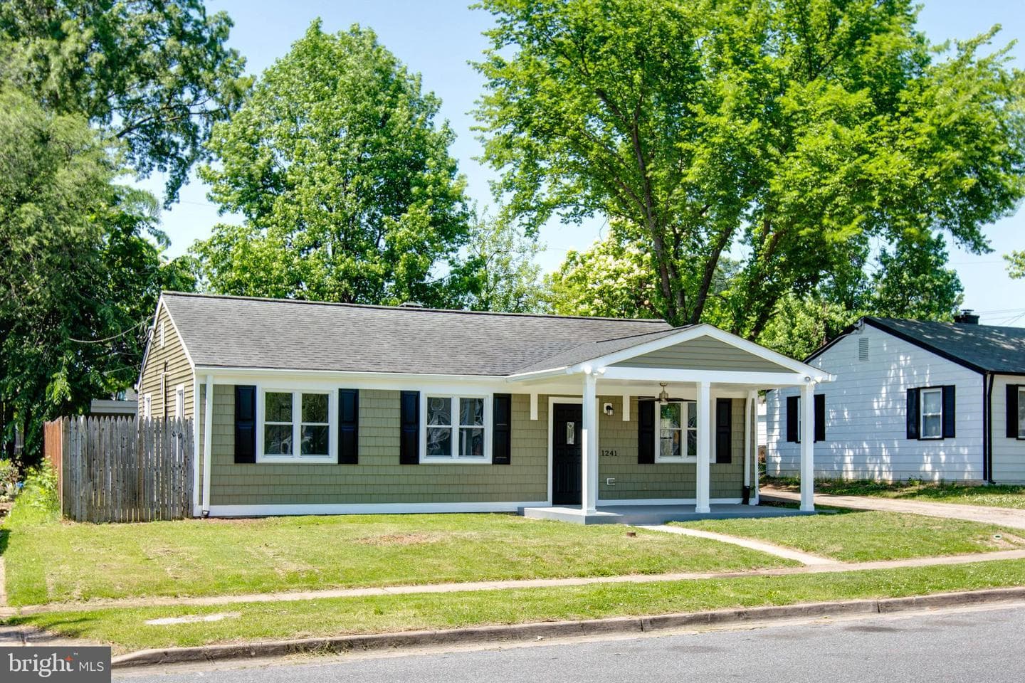 1241 Guildford Road photo 2