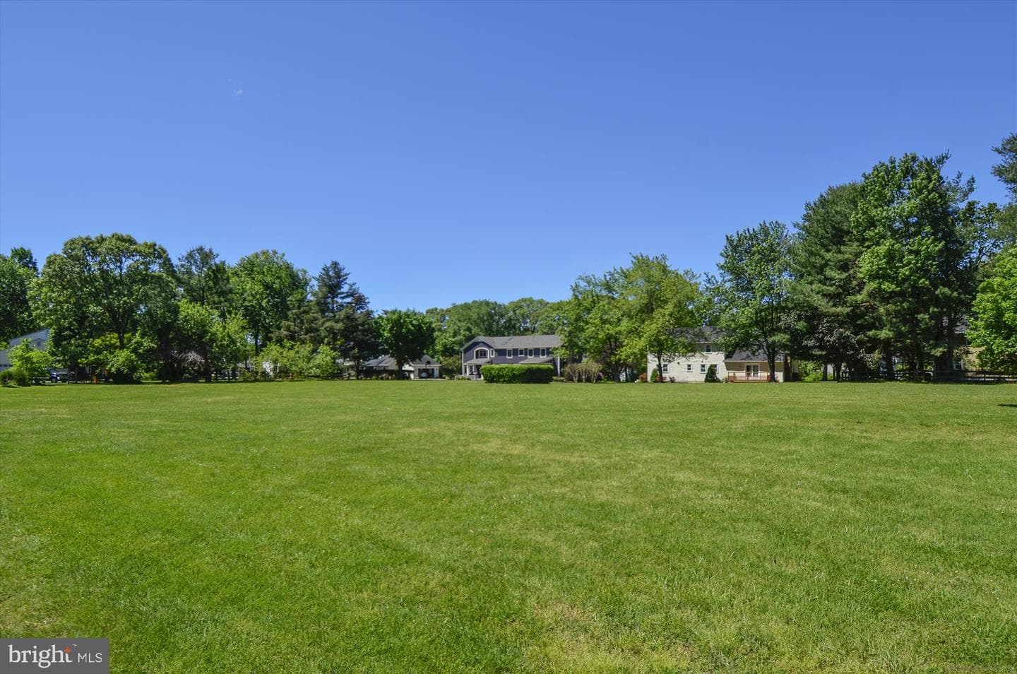 11 Saint Ives Drive photo 55