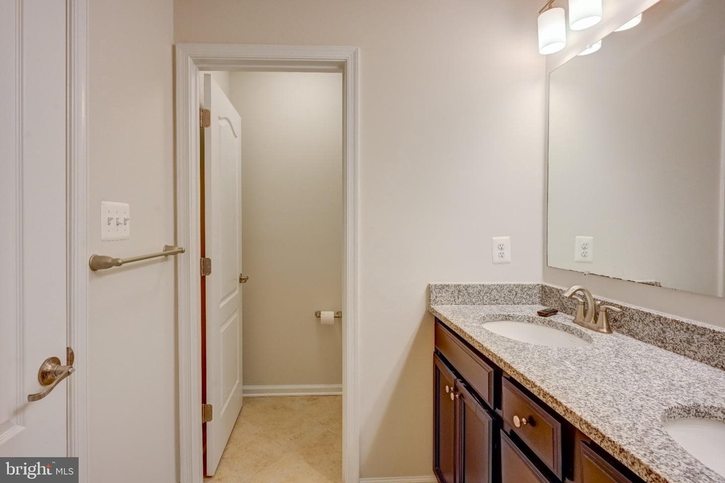 1317 Hawthorn Drive photo 16