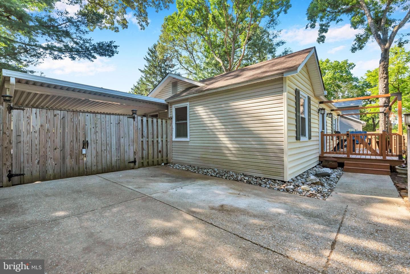 86 Riverside Drive photo 4
