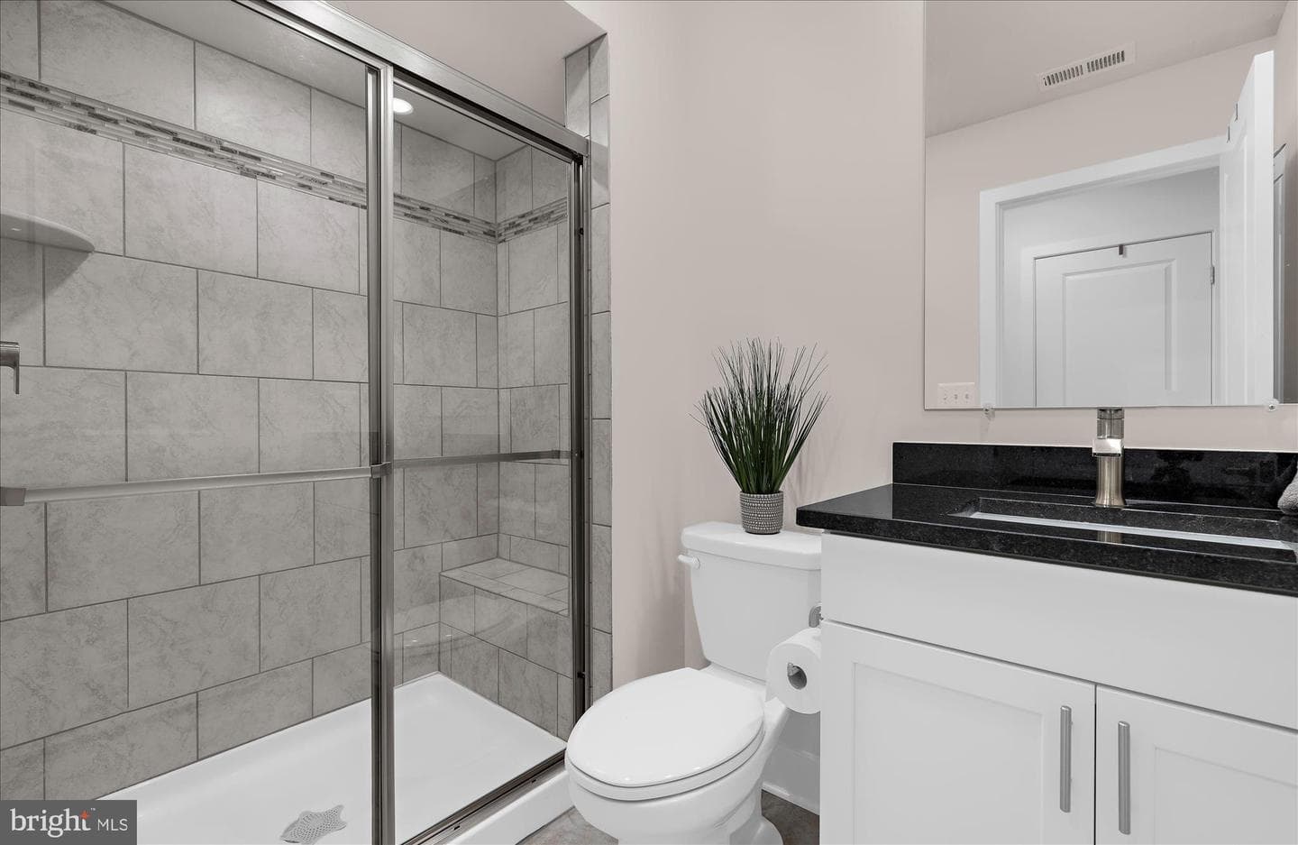 605 Lakemont Drive photo 9