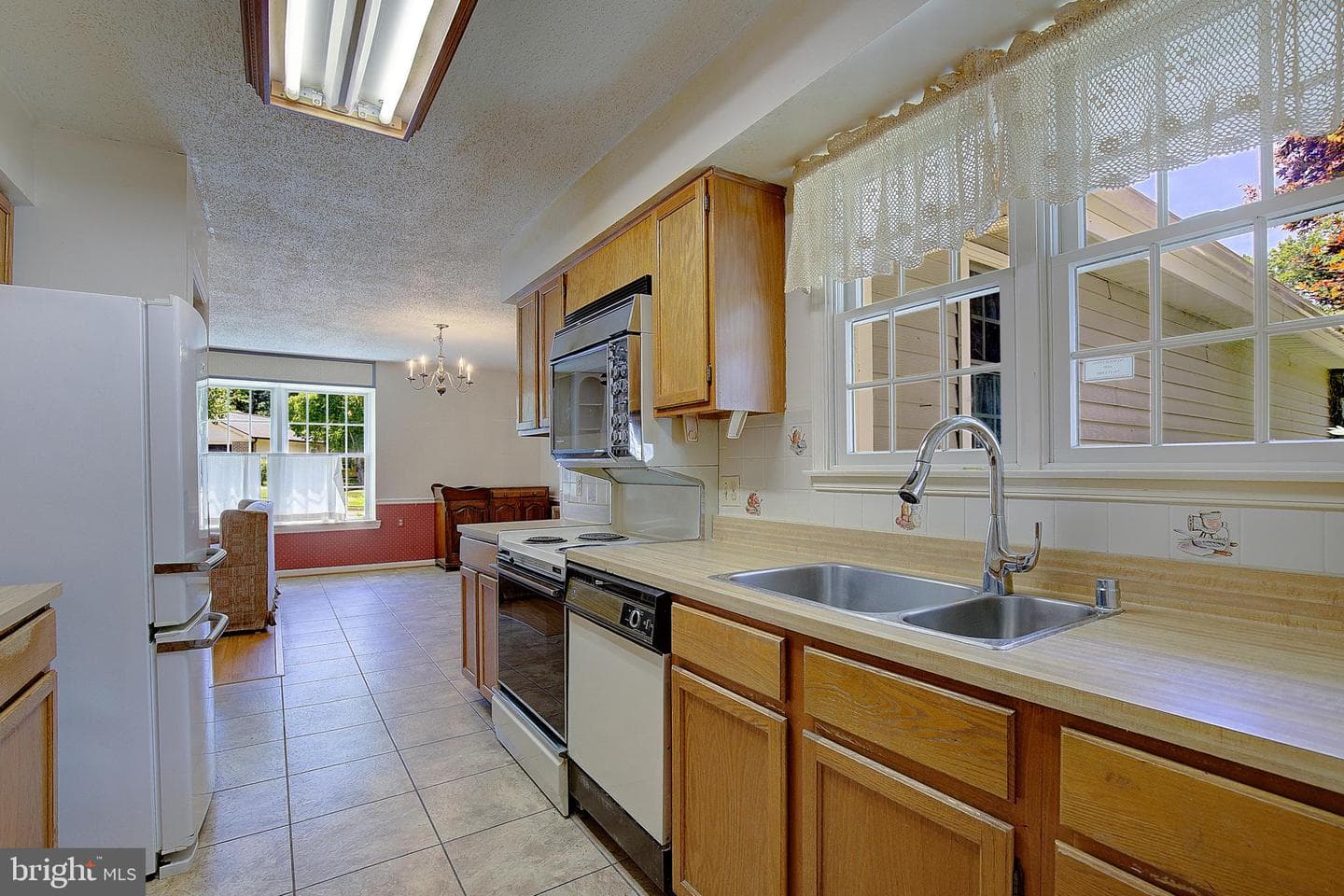 848 Deerwood Court photo 19