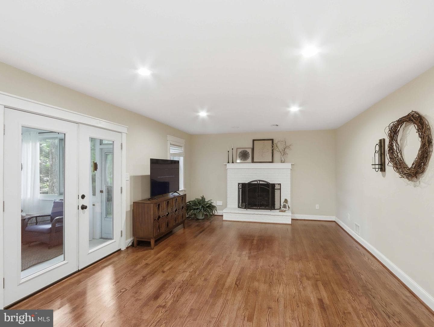 380 Sheffield Road photo 13