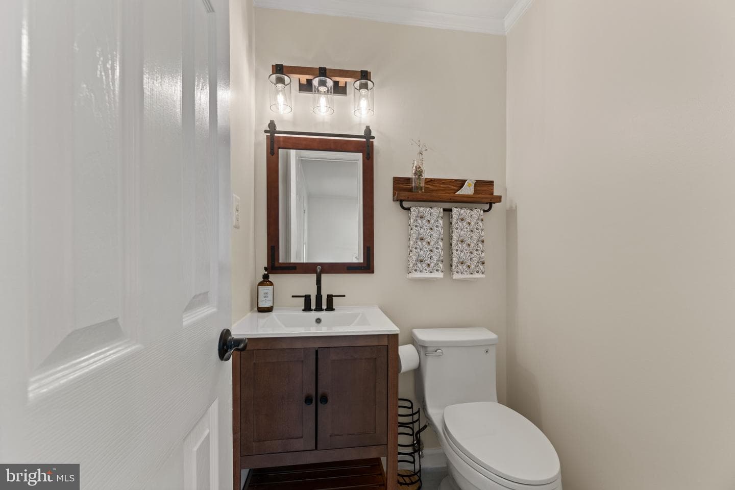 5533 Franklin Boulevard photo 18
