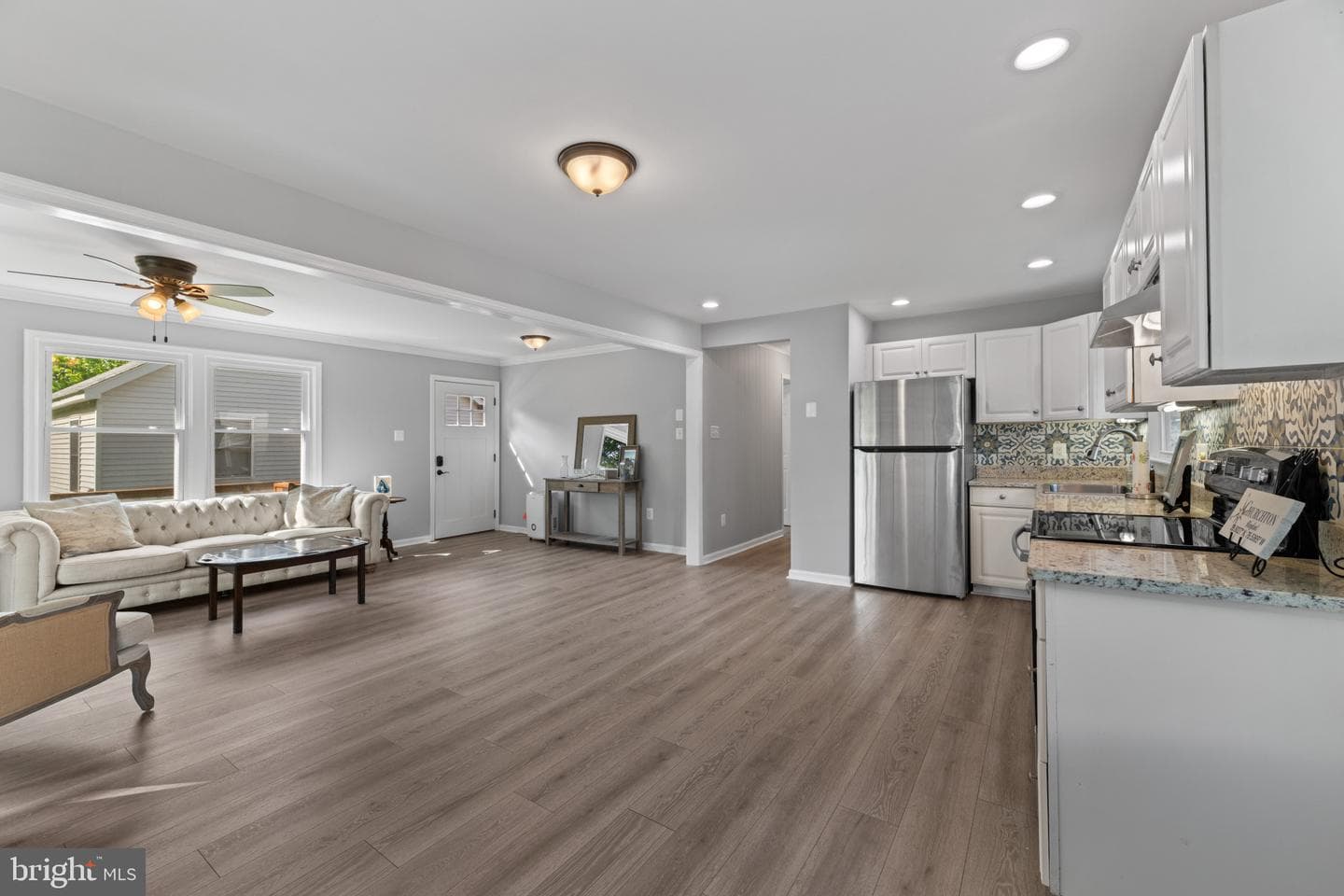5533 Franklin Boulevard photo 3