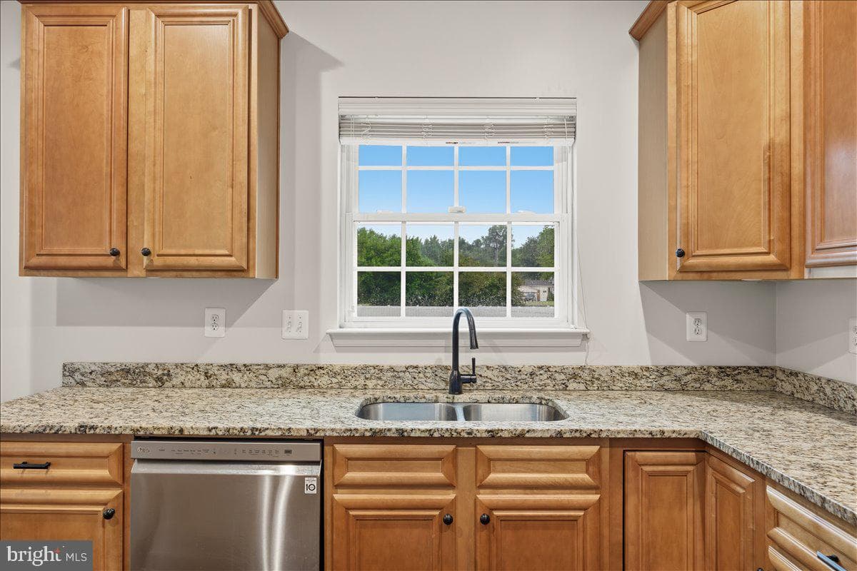 305 Howards Trust Ct photo 16