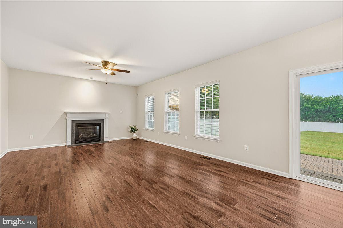 305 Howards Trust Ct photo 20
