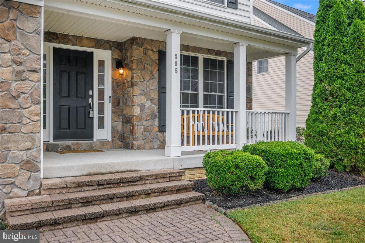 305 Howards Trust Ct photo 3