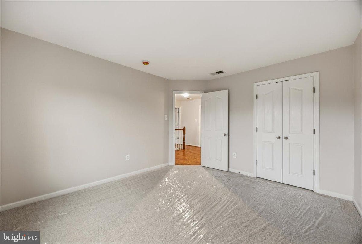 305 Howards Trust Ct photo 32