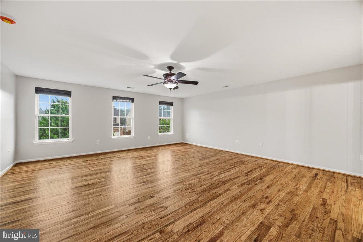 305 Howards Trust Ct photo 36