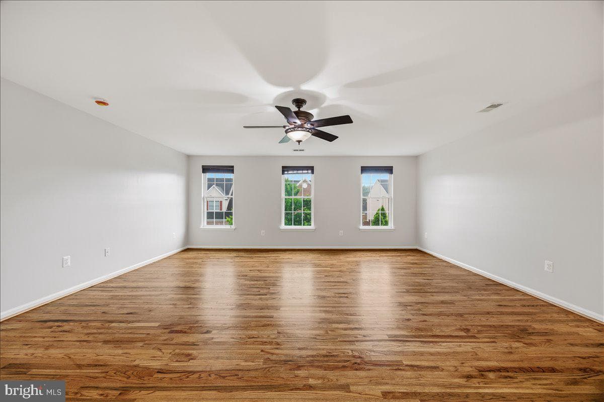 305 Howards Trust Ct photo 38