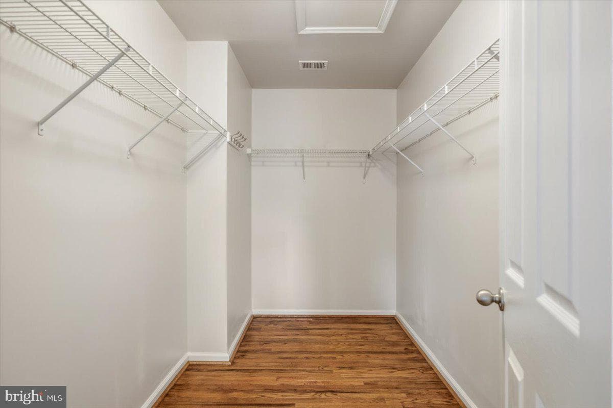 305 Howards Trust Ct photo 40