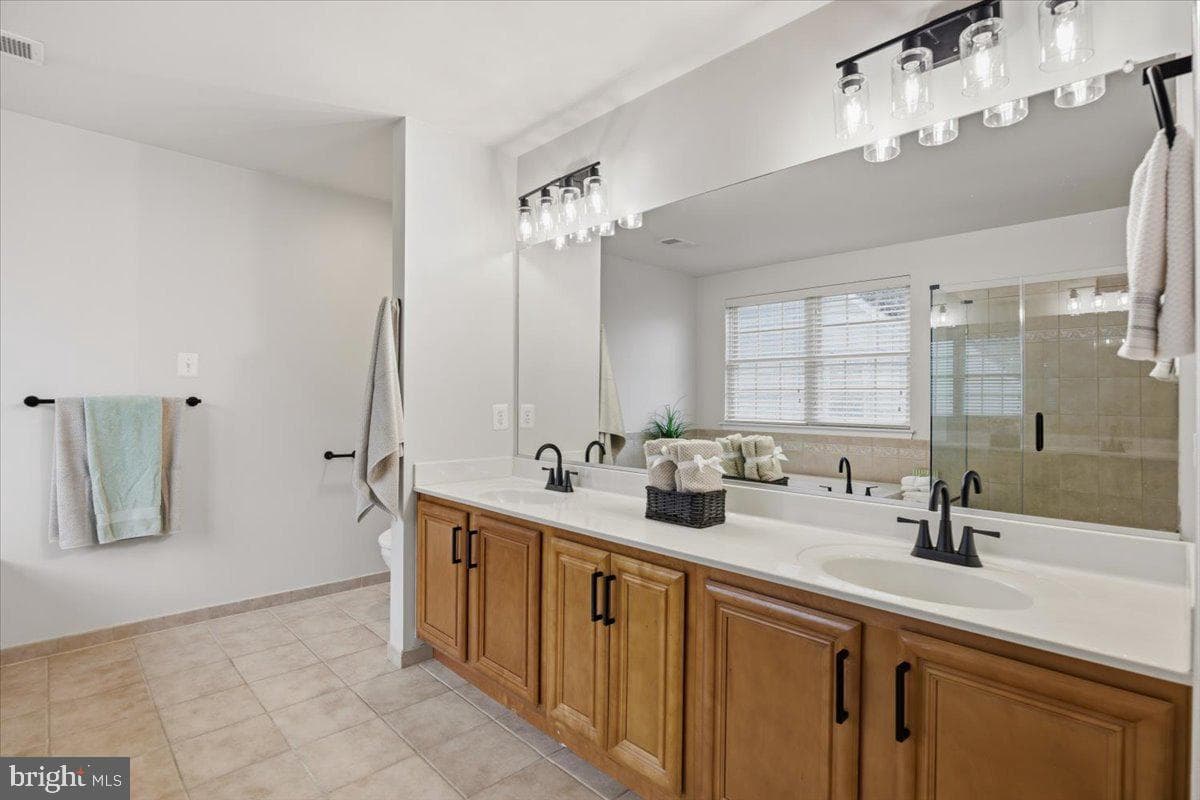 305 Howards Trust Ct photo 41