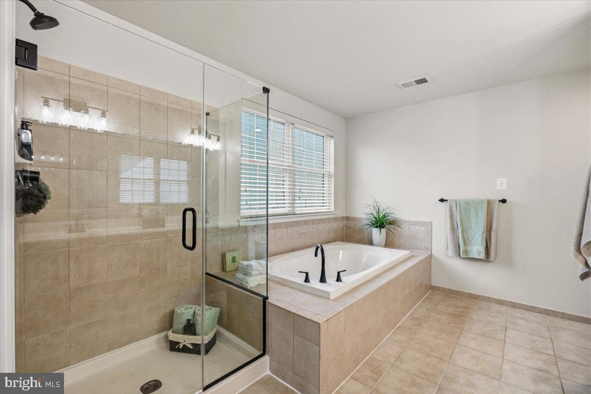 305 Howards Trust Ct photo 42
