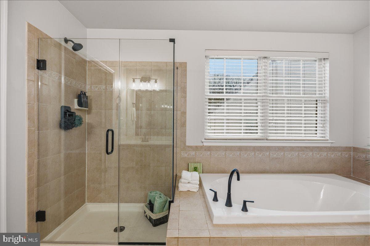 305 Howards Trust Ct photo 43