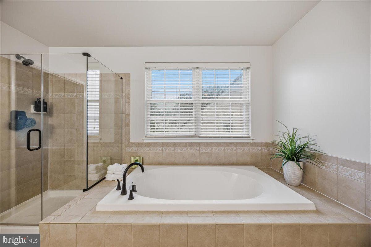 305 Howards Trust Ct photo 44