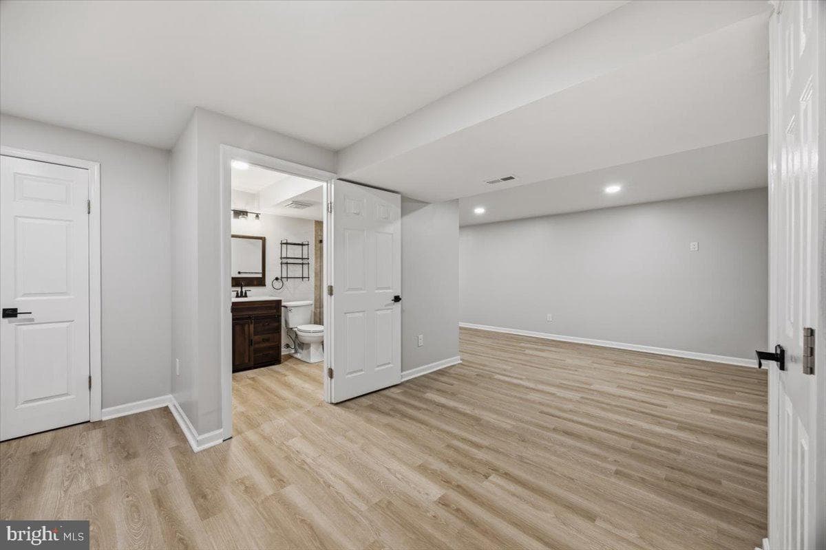 305 Howards Trust Ct photo 45