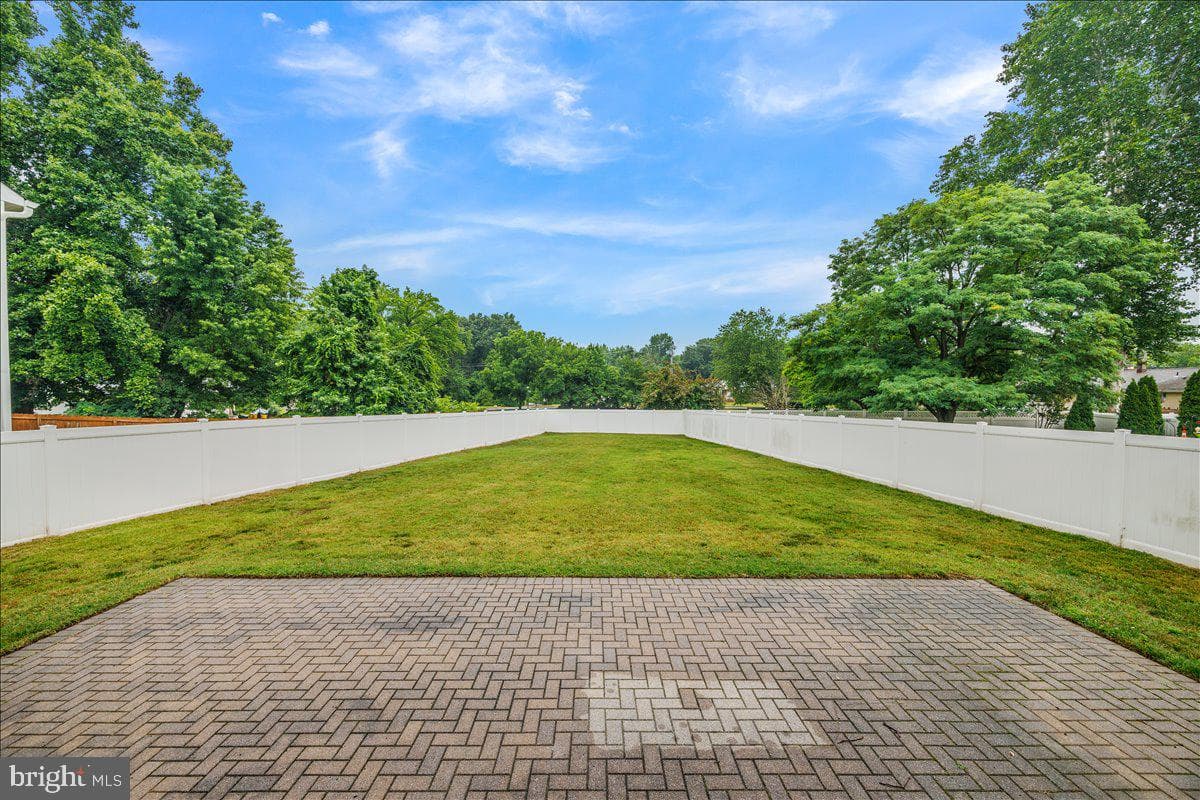 305 Howards Trust Ct photo 53