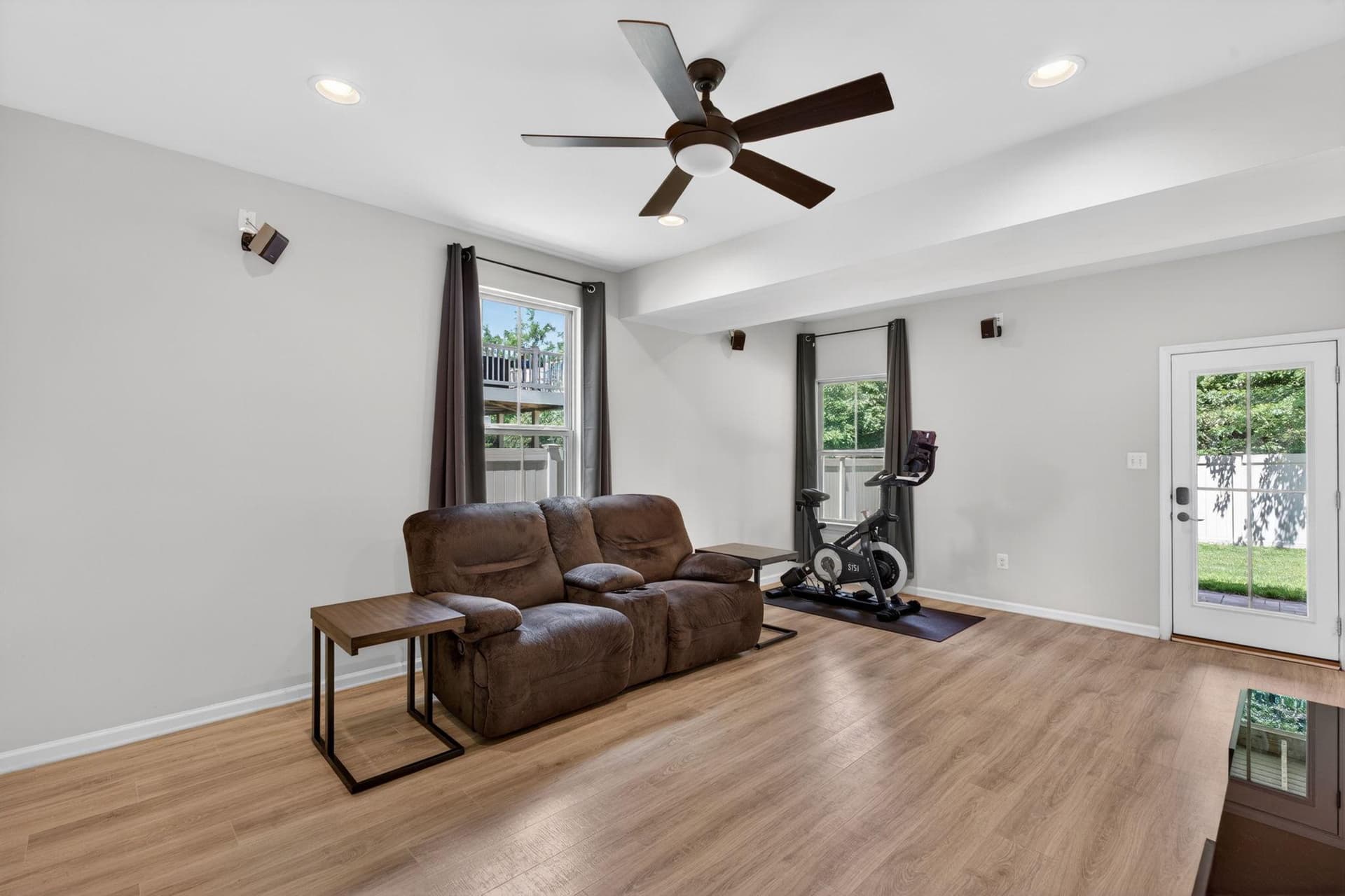 468 Marianna Drive photo 9
