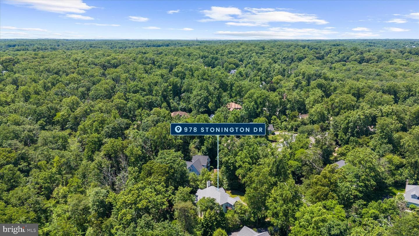 978 Stonington Drive photo 83