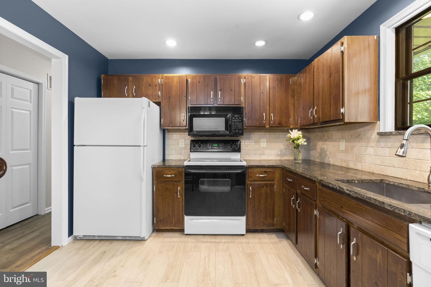 8250 Railroad Avenue photo 14