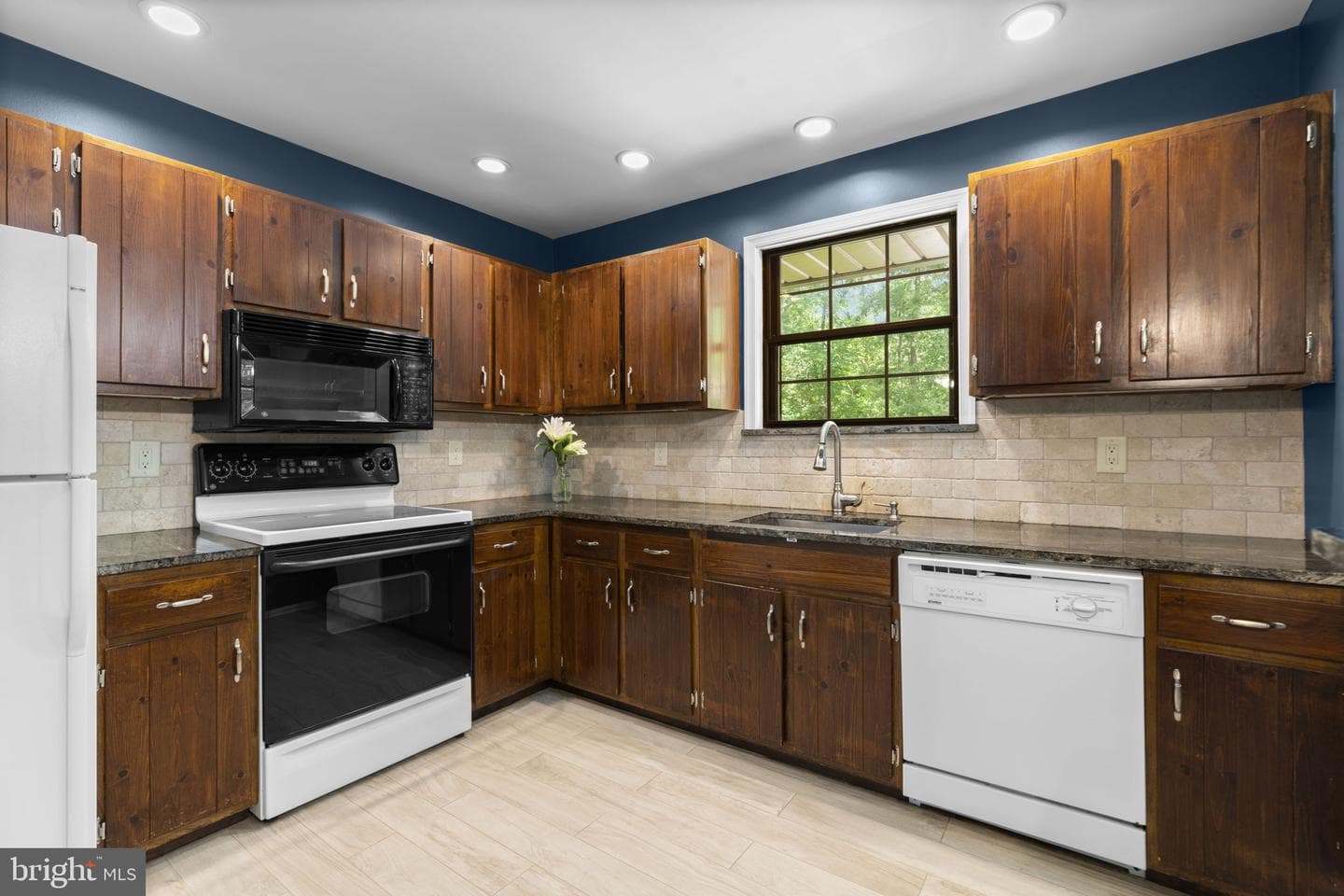 8250 Railroad Avenue photo 15