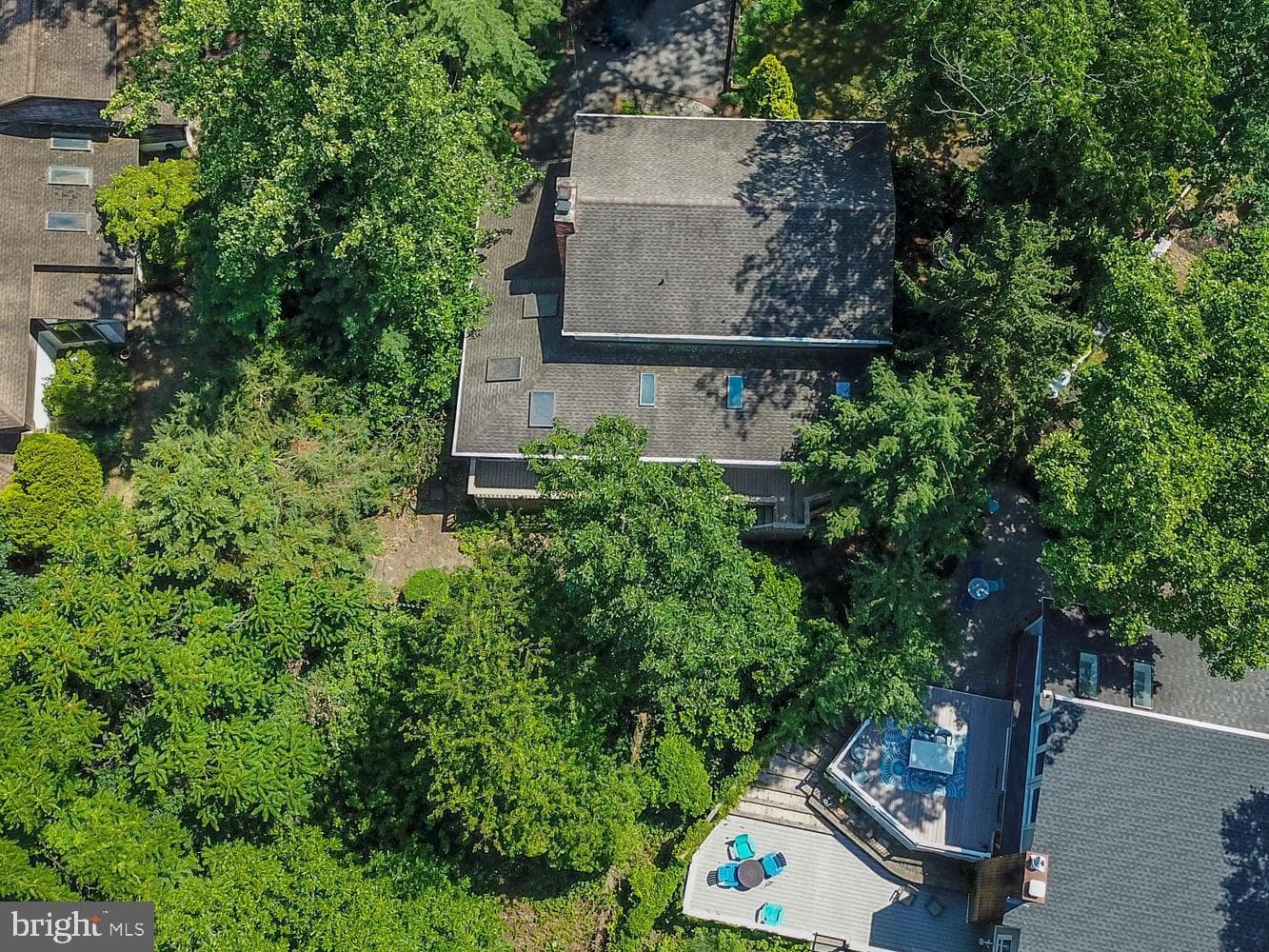 2644 Queen Anne Circle photo 4