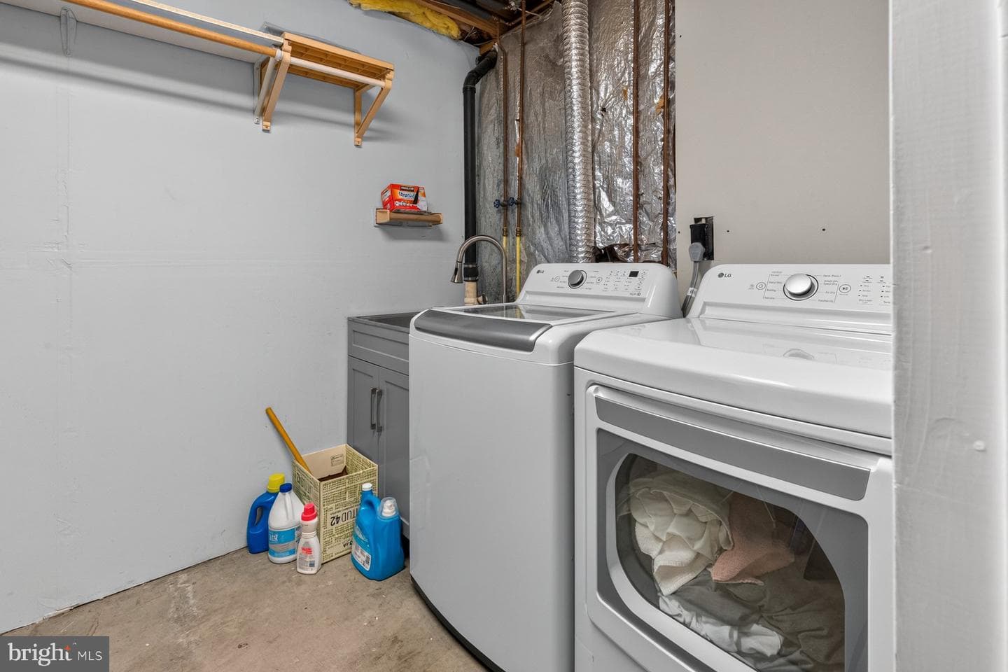 935 Marine Drive photo 35