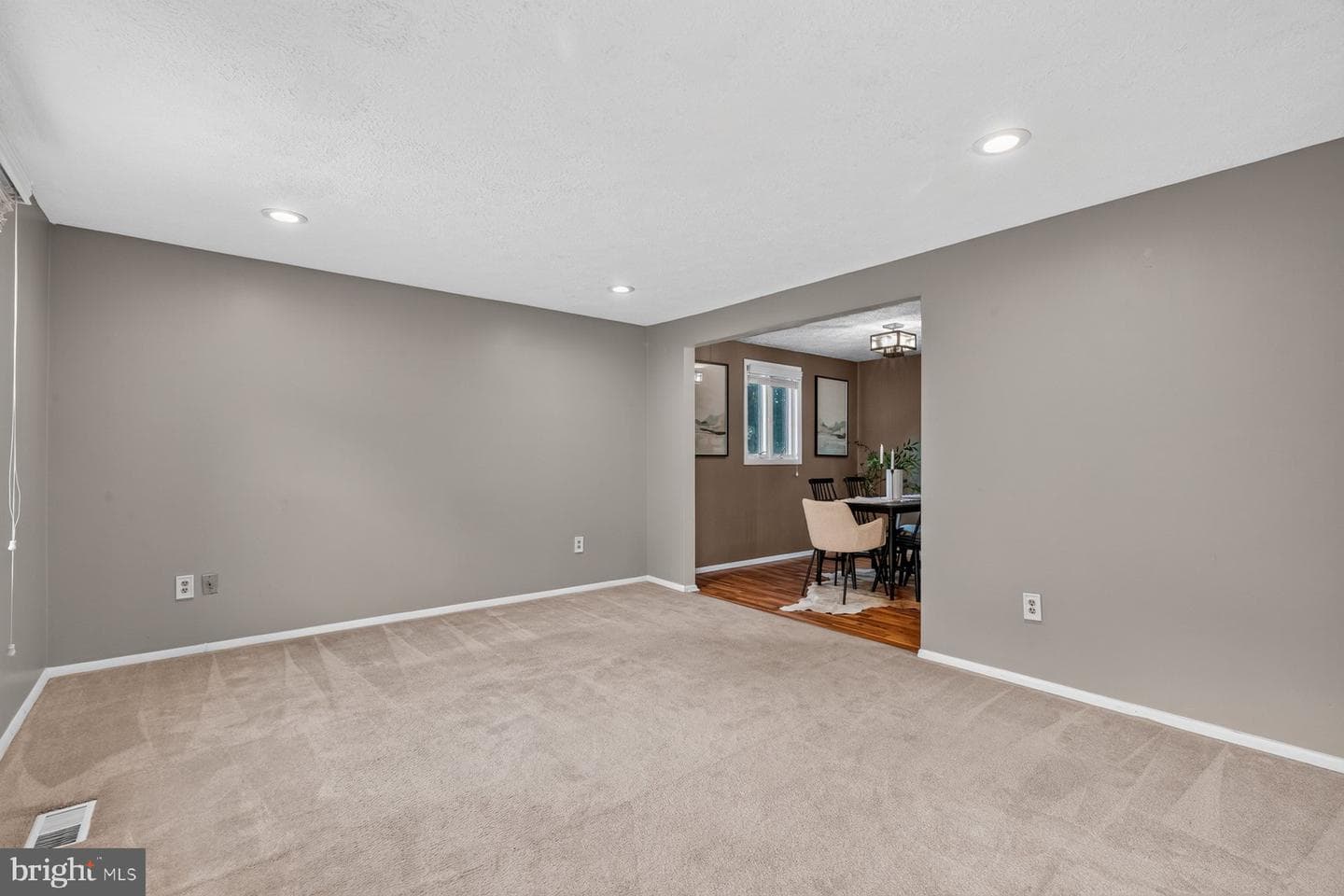 935 Marine Drive photo 4