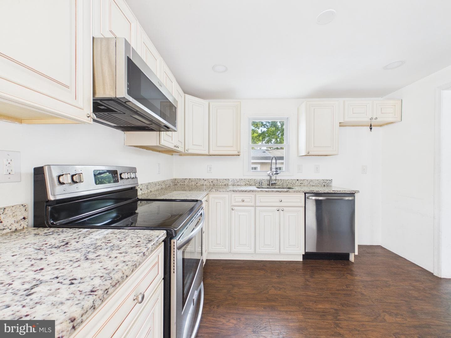 1358 Raleigh Drive photo 12