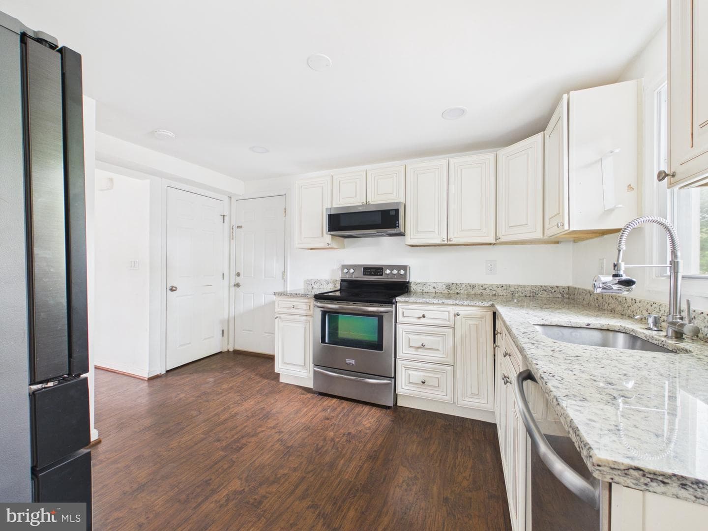 1358 Raleigh Drive photo 8