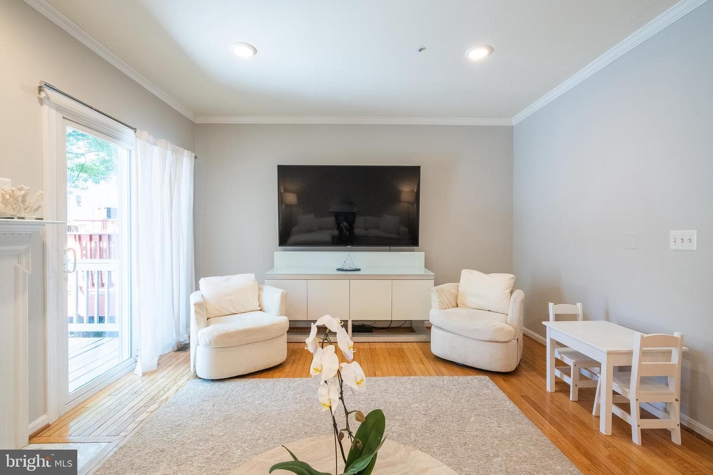 543 Francis Nicholson Way photo 14