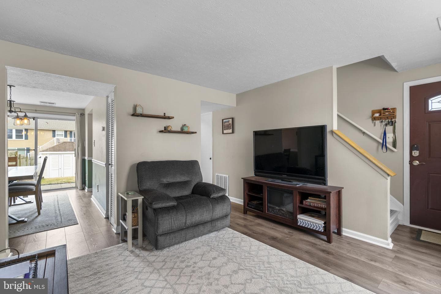 329 Shetlands Lane photo 10