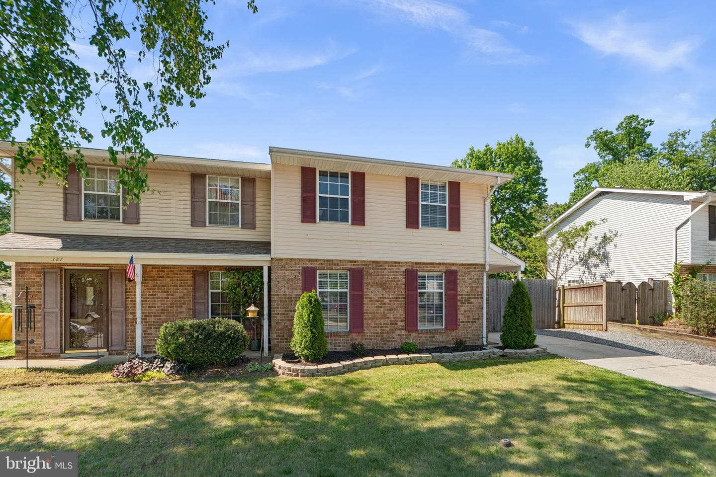329 Shetlands Lane photo 2