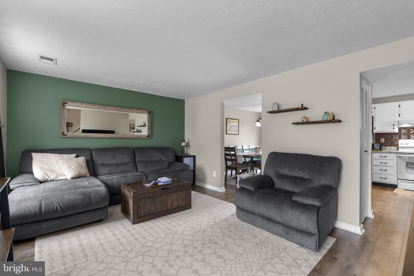 329 Shetlands Lane photo 7